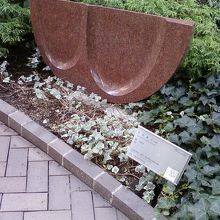 さまざまな彫刻も楽しめます。