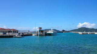 座間味港：田舎の雰囲気を想わせる港