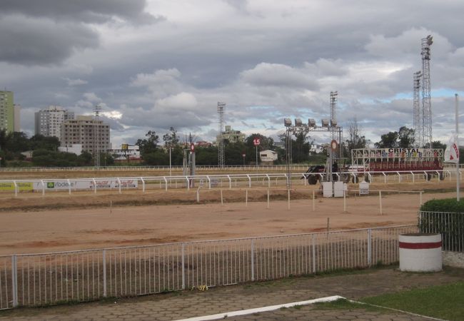 クリスタル競馬場