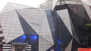 ショッピングモール乱立のブキッビンタンの中で、異彩を放つ高級ショッピングモール