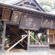 入口付近の額殿