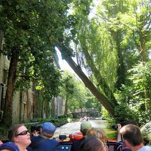 この先一番低い橋があります