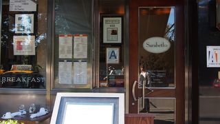 Sarabeth's 朝食の女王といえば、ここのエッグベネディクト