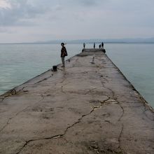 海に向かってのアングルです