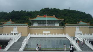 混雑しています