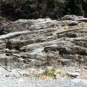 長瀞渓谷（ながとろけいこく）変成岩帯の岩畳