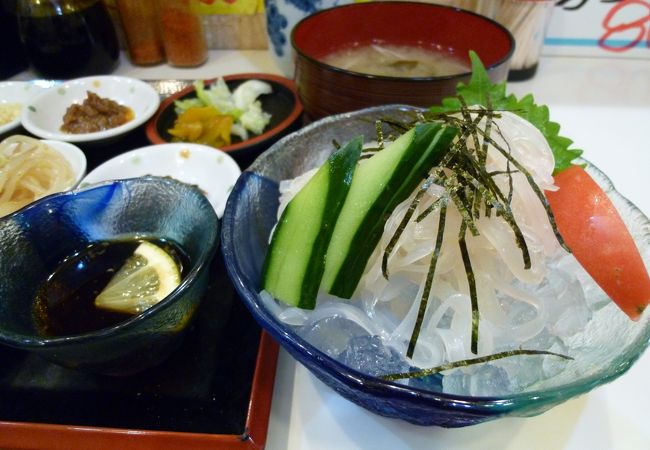 これが「イカそうめん」！