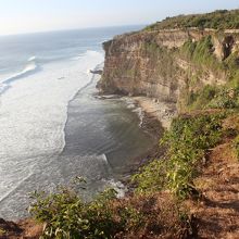 夕日に染まる断崖絶壁