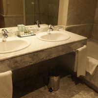 バスルームは、使いやすく広々。