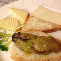 ご主人お手製のカキの燻製（いつもあるわけではないのかな？）