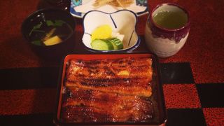 うなぎを食べに、三島の老舗店へ。