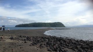大潮と中潮の時に渡れる島