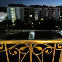 部屋から景色はお隣コンドミニアム