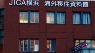 サークルウォークから入館