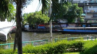 白くて可愛い橋