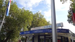 船内より、船外(船の後方のデッキ）の方が爽快感があります。