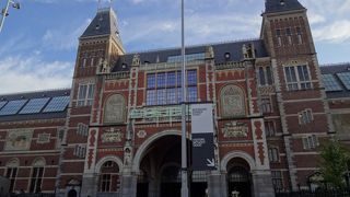 ツアーの観光に組み込まれていたので、待たずに中に入ることができました。