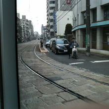 古い石畳の道が残っている箇所もあります。