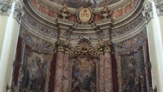 フレスコ画が素晴らしい