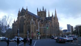 南半球最大級の大きさを持つゴシック建築の教会　～セントメアリー大聖堂～