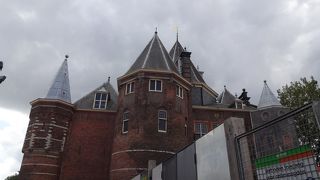 15世紀末に建てられたアムステルダムの門