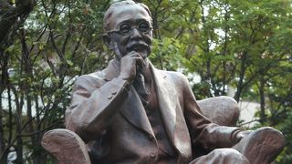 下の橋のすぐそば