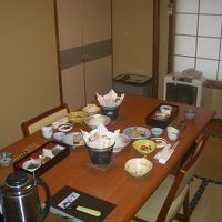 夕食膳は個室にて