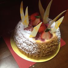 斬新な見た目のプリンのケーキ　