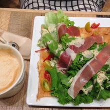 友人が頼んだクレープ