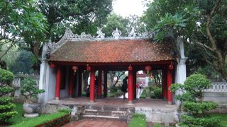 亀の石碑がいっぱい