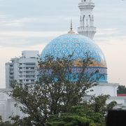 ハングタアー駅近くにある美しいモスク