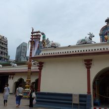 スリ・マリアマン寺院の周りの外壁