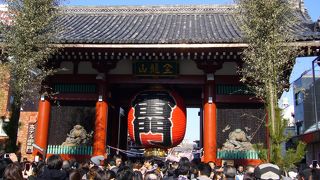 ここから浅草寺へ行きましょう！