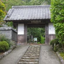 大渕寺の山門