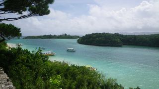 川平湾を一望できる公園