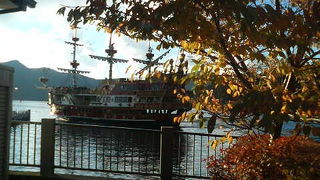 桃源台、箱根町への海賊船の発着の他、バス乗り場もあり