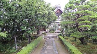 天龍寺七福神の一つ弁財天をまつるお