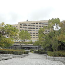 山口県庁です。