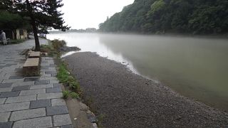 色んな顔を見せる桂川