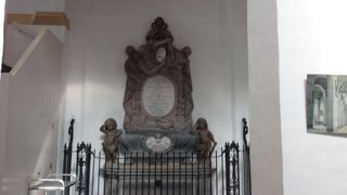 ノートルダム寺院と記載してあるガイドブックもありました