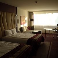 セミダブルベッドが２つも！ソファも大きくて部屋が広い。