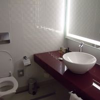 洗面所とバスルームも広くて快適☆