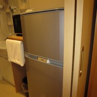 冷蔵庫と電子レンジ、洗面所