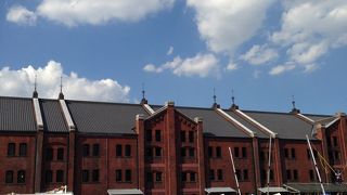 休日は人が多い