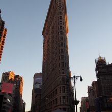 そびえるフラットアイアンビル