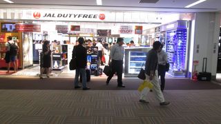 煙草は割安、酒類は割高