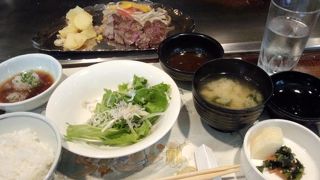 1Fは、鉄板焼き。フィレステーキランチはコスパ良し。