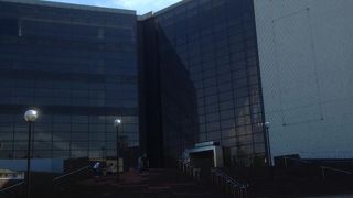 交響曲・シンフォニーを初めとして、歌劇、バレエ、ポップス、歌謡など、さまざまな文化に貢献しているホールです。