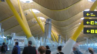 黄色のデザインがかっこいい