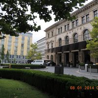 手前がソフィテル、奥に見えるのがメリディアン